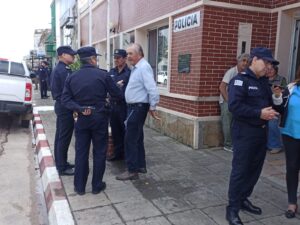Continúan reuniones de jerarcas policiales con vecinos del interior del departamento