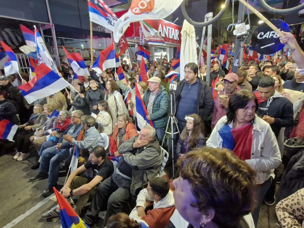 El Frente Amplio cerró su campaña en Lavalleja con un acto en Minas.