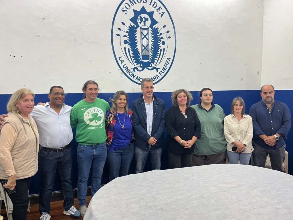 Dirigentes del Partido Nacional departamentales y nacionales tras conocerse el resultado de las departamentales