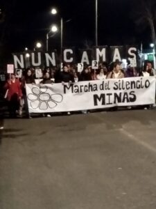 Una vista de la Marcha del Silencio realizada anoche en Minas