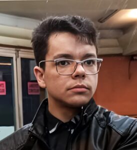 Andrés Llorente escribió un libro sobre Domingo Pérez