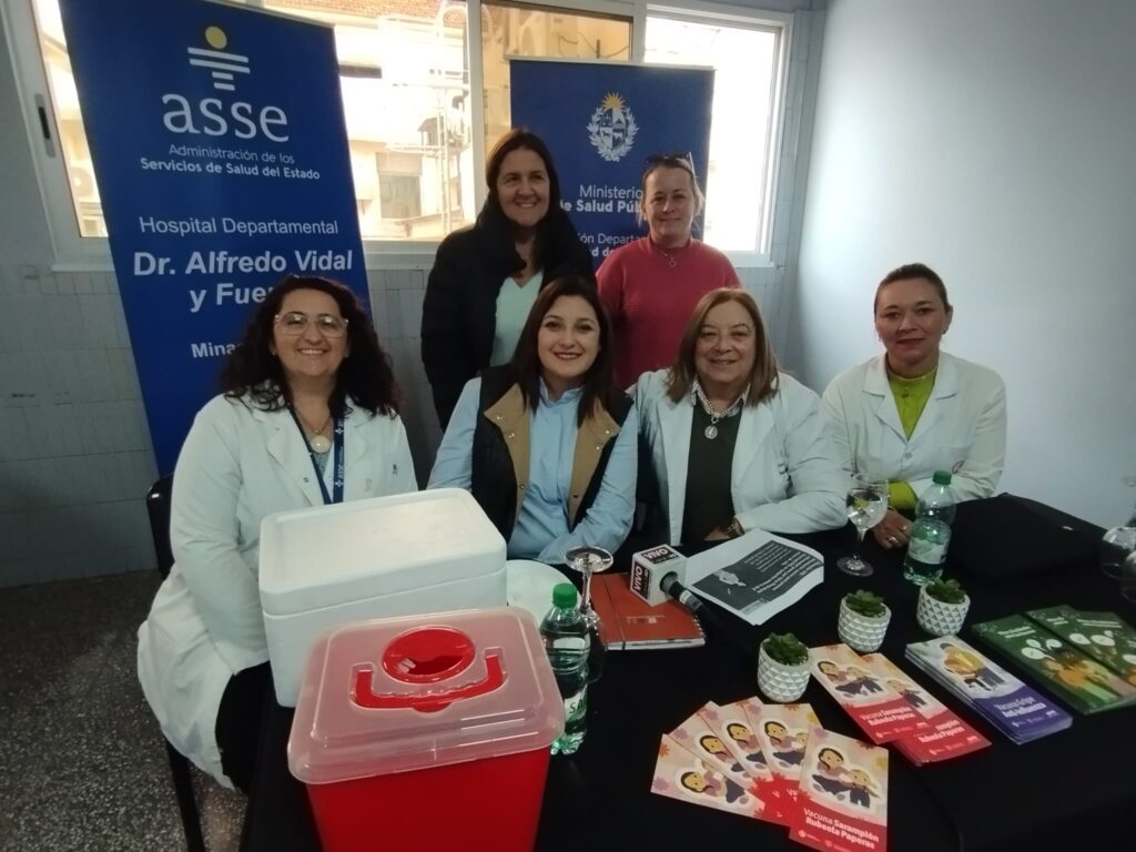 Tania Zipitría (directora hospital), Valeria Menchaca (pediatra), María Rita López (directora departamental de Salud) y Karen Oronar (licenciada en enfermería y de la Comisión Honoraria para la Lucha Antituberculosa)