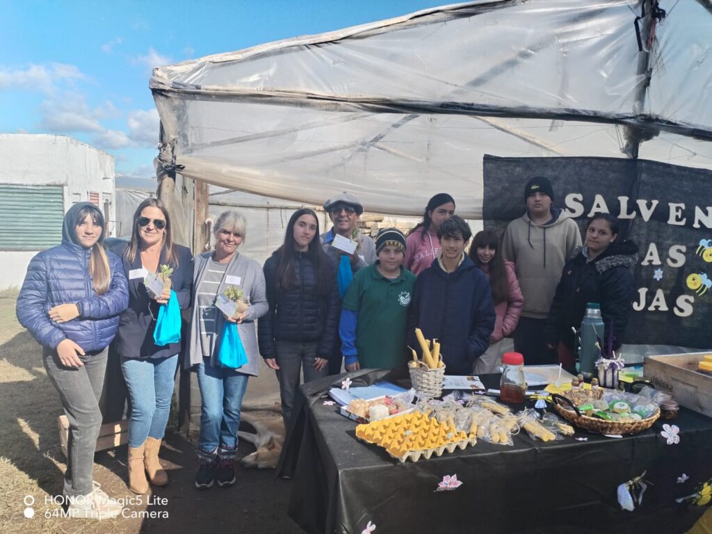 Actividades por el Día de la Miel en Escuela Agraria - UTU.