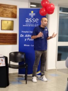 José Romeu disertando sobre la hipertensión arterial