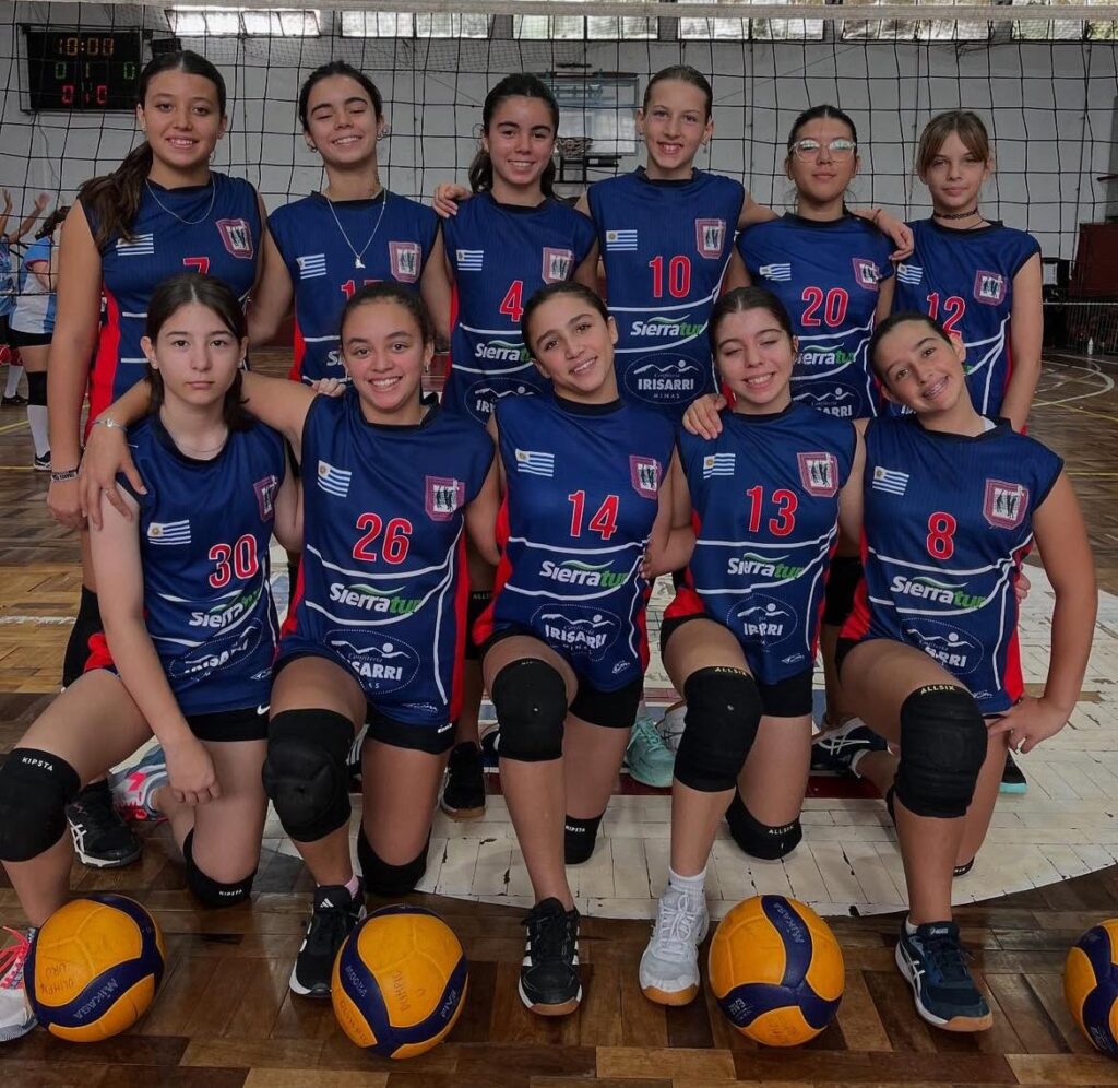 Equipo Sub 13 de Olimpic Atenas: Paradas de derecha a izquierda: Catalina Mesa, Brenda Rodríguez, Oriana Belderrain, Emilia Almenar, Julieta Almenar, Paula Gravina. Sentadas de derecha a izquierda: Emilia Olivera, Lara González, Celina Riccetto, Amaia Loza, Martina Morales.