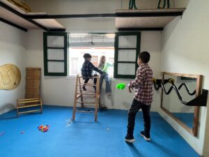 Los chicos ya disfrutan de su nuevo lugar de esparcimiento