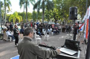 Parte del público que asistió al acto del 1° de mayo en Minas.