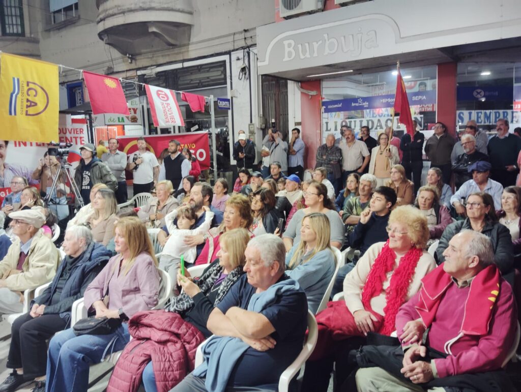 Mucho público acompañó el acto de cierre de Robert Bouvier