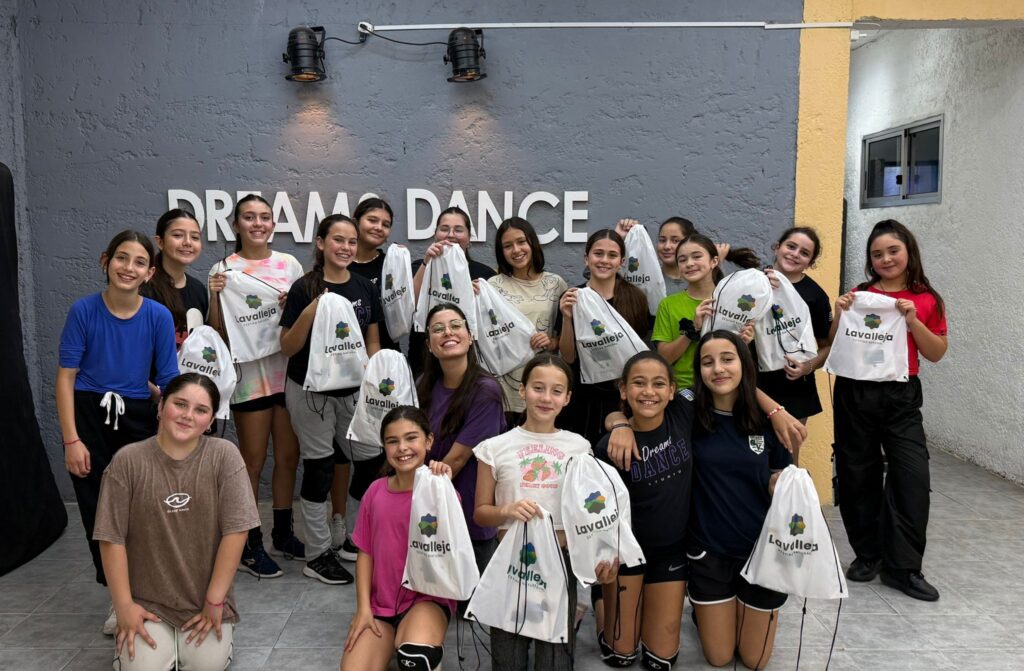 Academia Dreams Dance viaja a Brasil a participar de una competencia