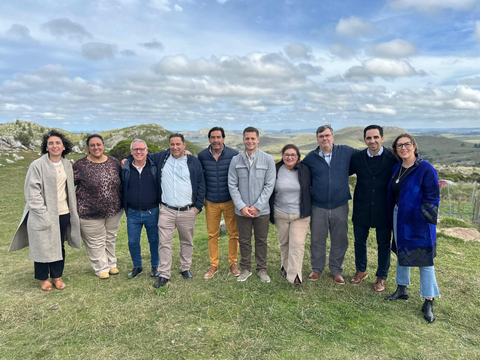 Gustavo Alonso junto a integrantes de la nueva directiva de FEMI
