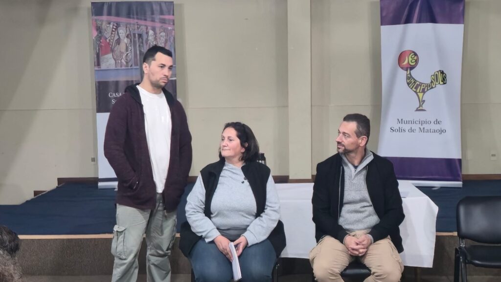 ) Rodrigo Guerrero, Anabella Espino y Carlos Clavijo en su visita a Solís de Mataojo