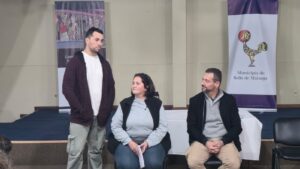 ) Rodrigo Guerrero, Anabella Espino y Carlos Clavijo en su visita a Solís de Mataojo