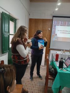 Interesante taller en Amigos del Arte sobre la Fundación de la Biblioteca Pública