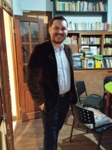 Juan Carlos Alvarado, y un libro sobre la vida y obra de Tabaré Etcheverry