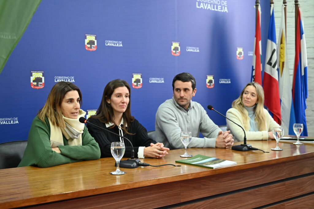 Leticia Giorello, Virginia Toledo, José Rojas y Dolores García Pintos ayer en ronda de prensa (Foto: Prensa IDL)