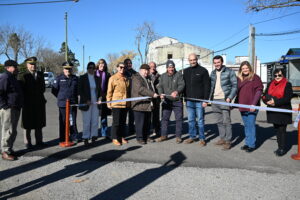 Intendencia inauguró pavimentación en avenida Artigas