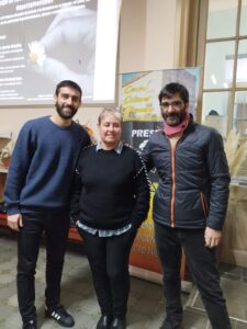 Franco Morosoli, Ana Caballero y Javier Correa, previo a la mesa redonda. 