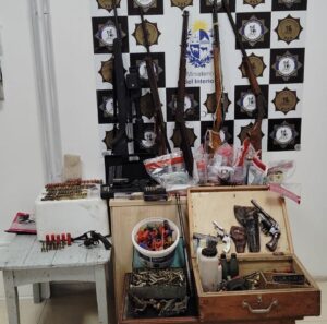 Incautan armas y cartuchos de diferentes calibres en Zapicán (Foto: Prensa Jefatura de Policía de Lavalleja)