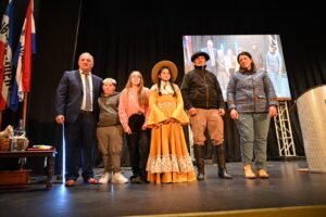 Ximénez culminó su asunción en el Teatro Lavalleja