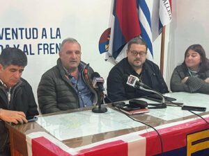 Javier Umpiérrez, Daniel Ximénez, Leonardo Herou y Rossana Jaimes en ronda de prensa (Foto: Facebook Daniel Ximénez intendente)