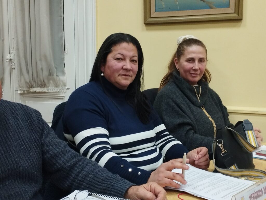 Verónica Machado y Carol Aviaga durante la sesión de la Junta Departamental de Lavalleja