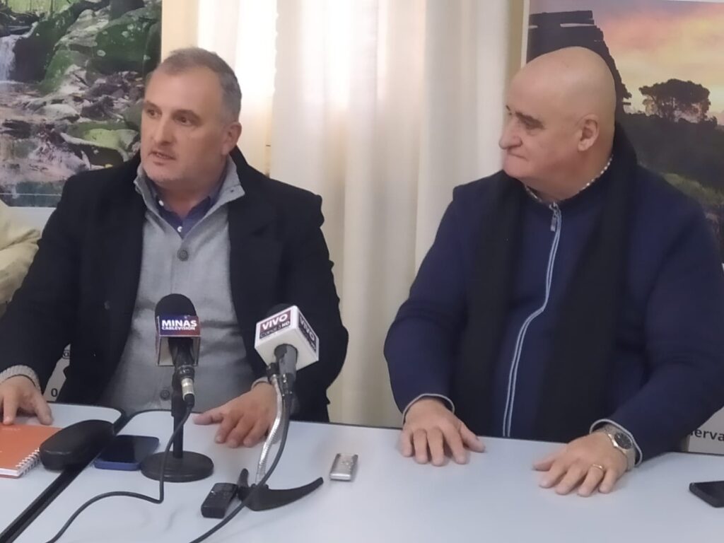 Roberto Bentancor junto al intendente electo Daniel Ximénez