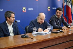 Firma convenio entre IDL y Cementos Artigas (Foto: Prensa IDL)