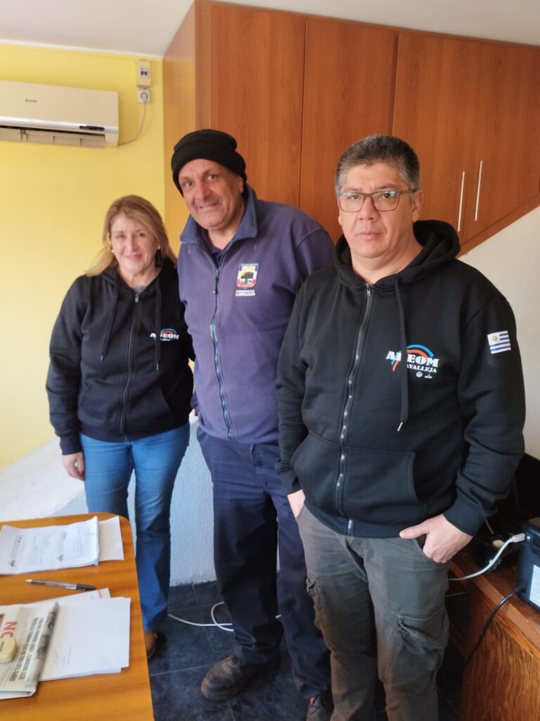 Yanet García, Víctor Villalba y Mauricio Barrios, directiva de ADEOM Lavalleja.