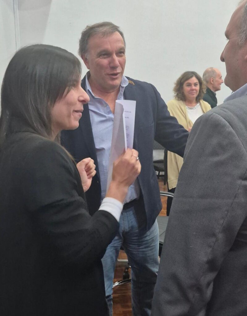 Daniel Ximénez junto al intendente de Rocha y a la rectora de UTEC Uruguay, Valeria Larnaudie (Foto: Prensa IDL)