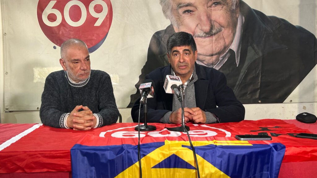 El diputado Javier Umpiérrez y el senador Eduardo Antonini en ronda de prensa