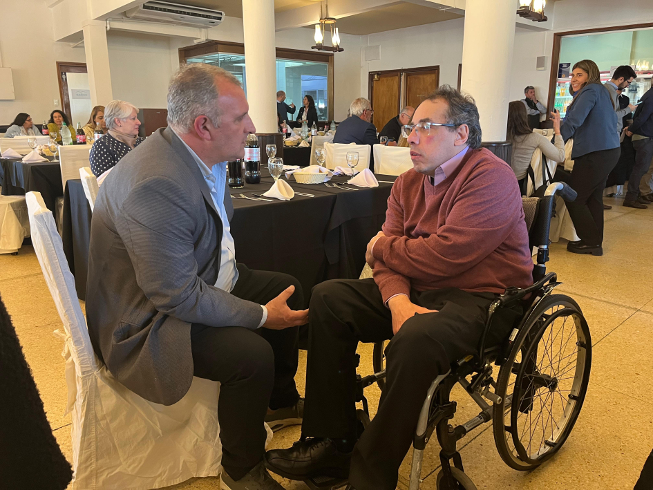 Daniel Ximénez en diálogo con el ministro de Turismo Pablo Menoni (Foto: Prensa IDL)