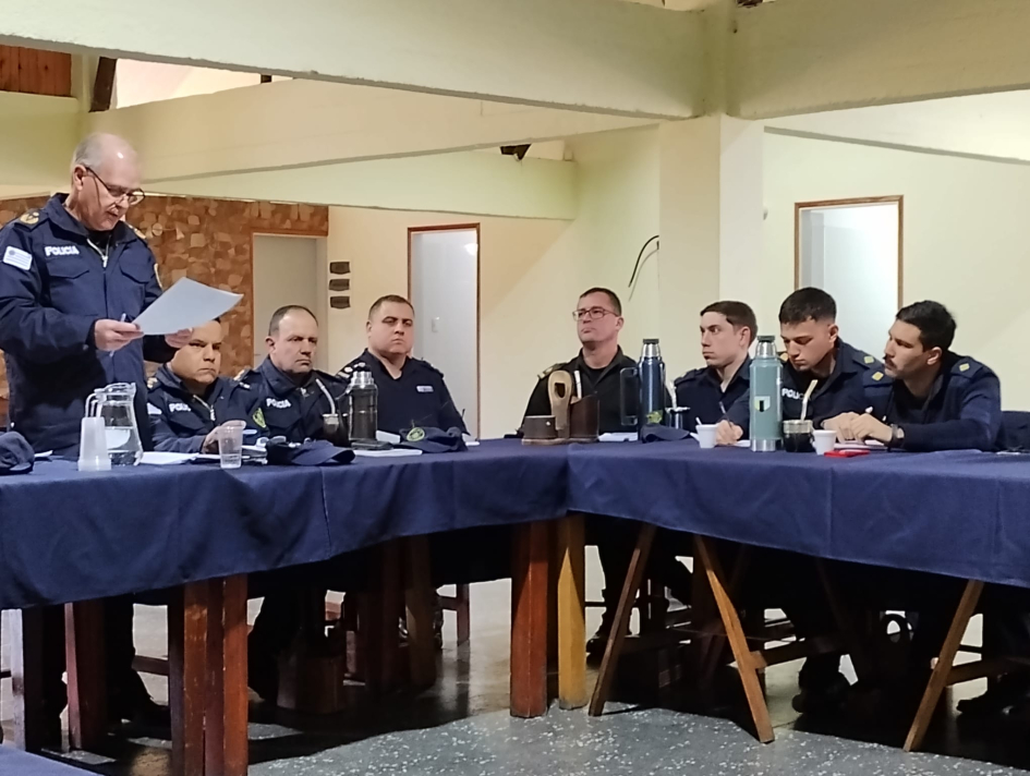 Director de Coordinación Ejecutivo en reunión de trabajo en Campanero (Foto: Prensa Jefatura de Policía de Lavalleja)