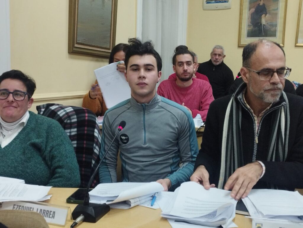 El edil Exequiel Larrea propuso la creación de un gimnasio para cuidar tanto la mente como el cuerpo.