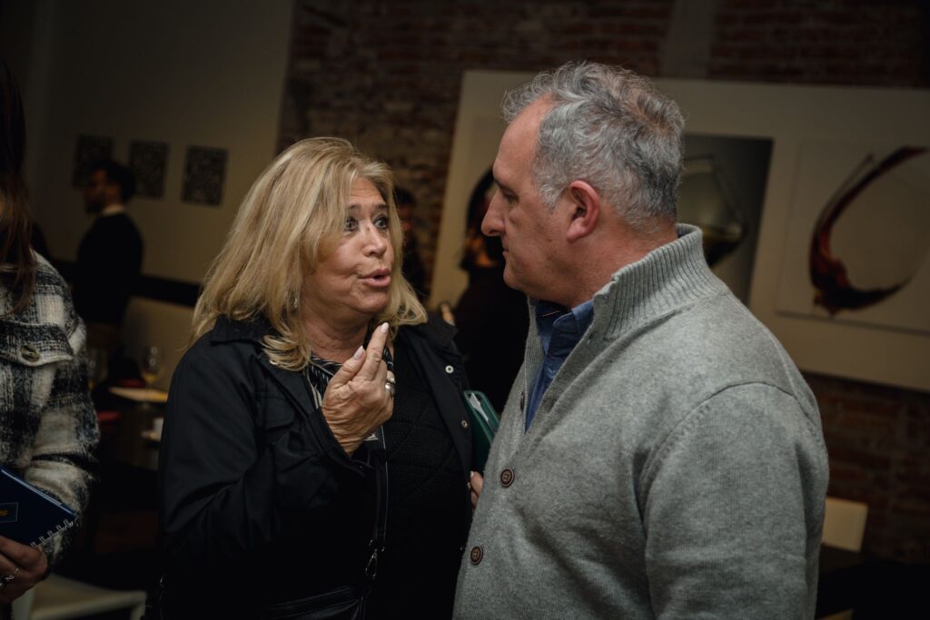 Mariela Leis, directora de Cultura, junto al intendente Daniel Ximénez (Foto: Prensa IDL)