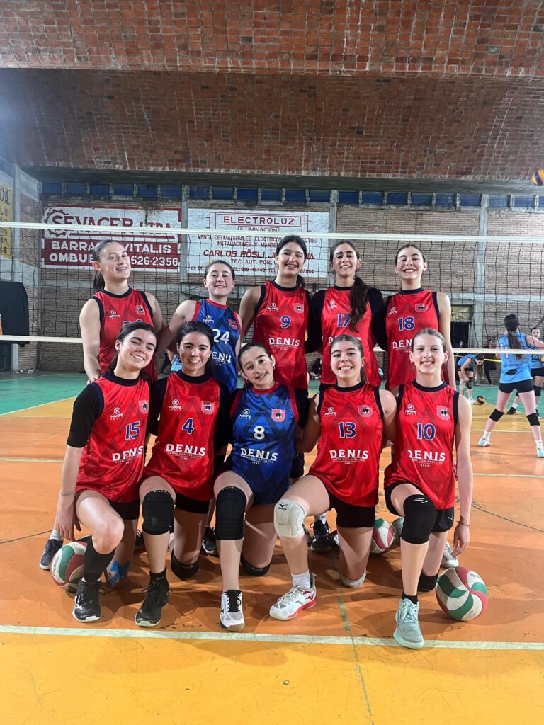 Plantel de Olimpic Atenas Campeón Nacional de Voleibol Sub-15