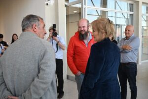 Carolina Cosse visitó instalaciones de la UTEC