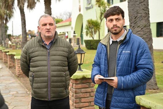 Gonzalo Ferrés, director de Vialidad, junto al intendente Daniel Ximénez (Foto: Comunicación IDL)