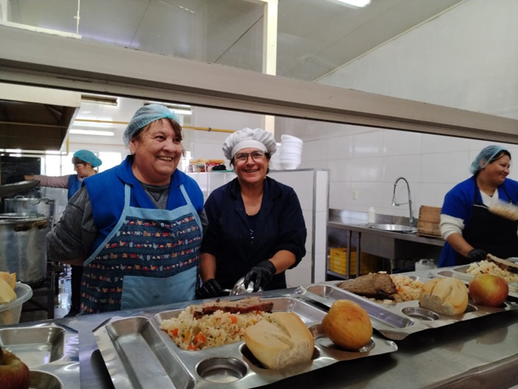 Personal del comedor municipal. (Foto: Comunicación Intendencia de Lavalleja)