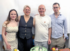 Ugo Riverón junto a su familia: su esposa, Gabriela Vilas, y a sus hijos Zoe y Caetano