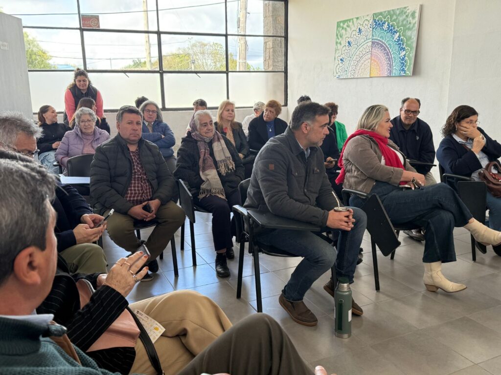 Autoridades departamentales y de la educación en la celebración del CURE en Lavalleja.