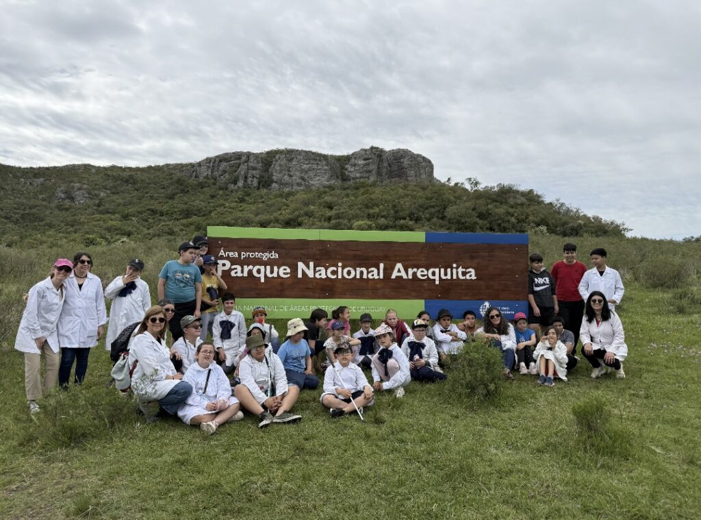 Delegación de la Escuela Especial 108 de Minas en su visita al Arequita (Foto: Prensa IDL)
