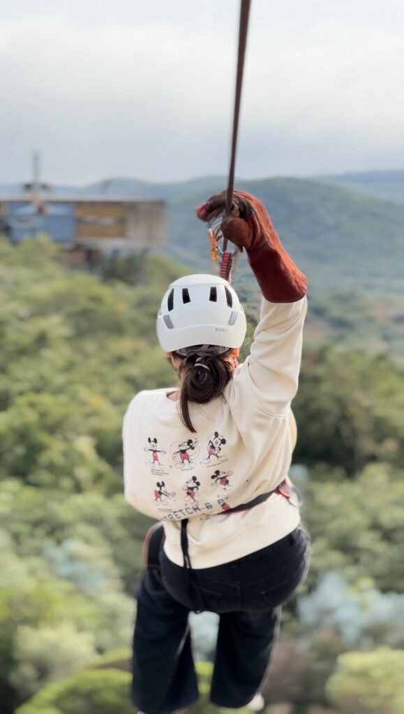 La tirolesa es una de las actividades más populares en el Penitente
