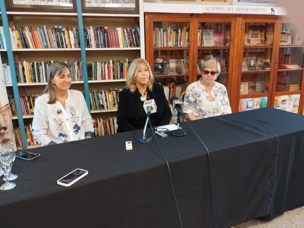 Autoridades del Serrano Garden y la directora de Cultura de la IDL.
