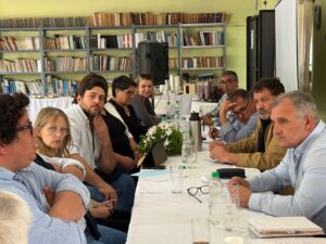 Una de las reuniones de trabajo del Consejo realizadas ayer en Zapicán. (Foto: Prensa Intendencia de Lavalleja)