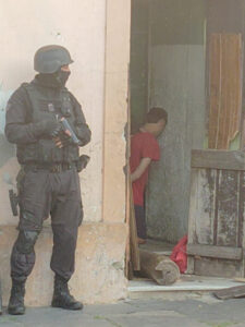 Catorce allanamientos por microtráfico de drogas