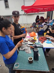 Enriquecedor taller abierto de confección de muñecos de apego en CECAP