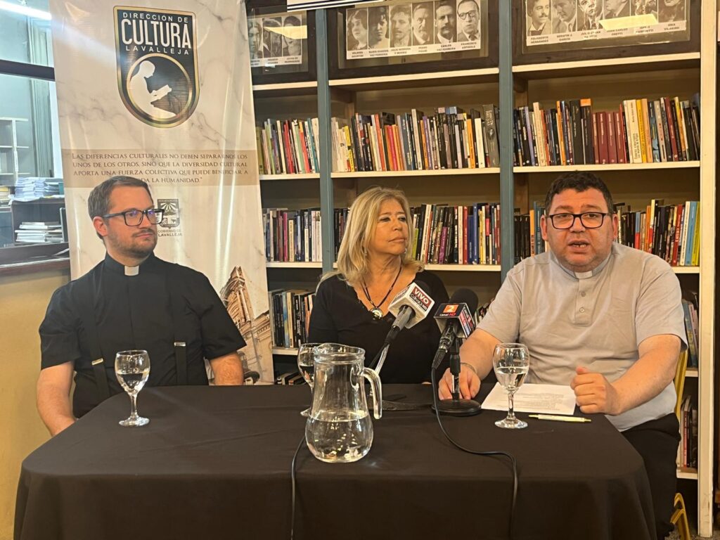 Giacomo Marinucci, Mariela Leis y Fernando Pereira en ronda de prensa