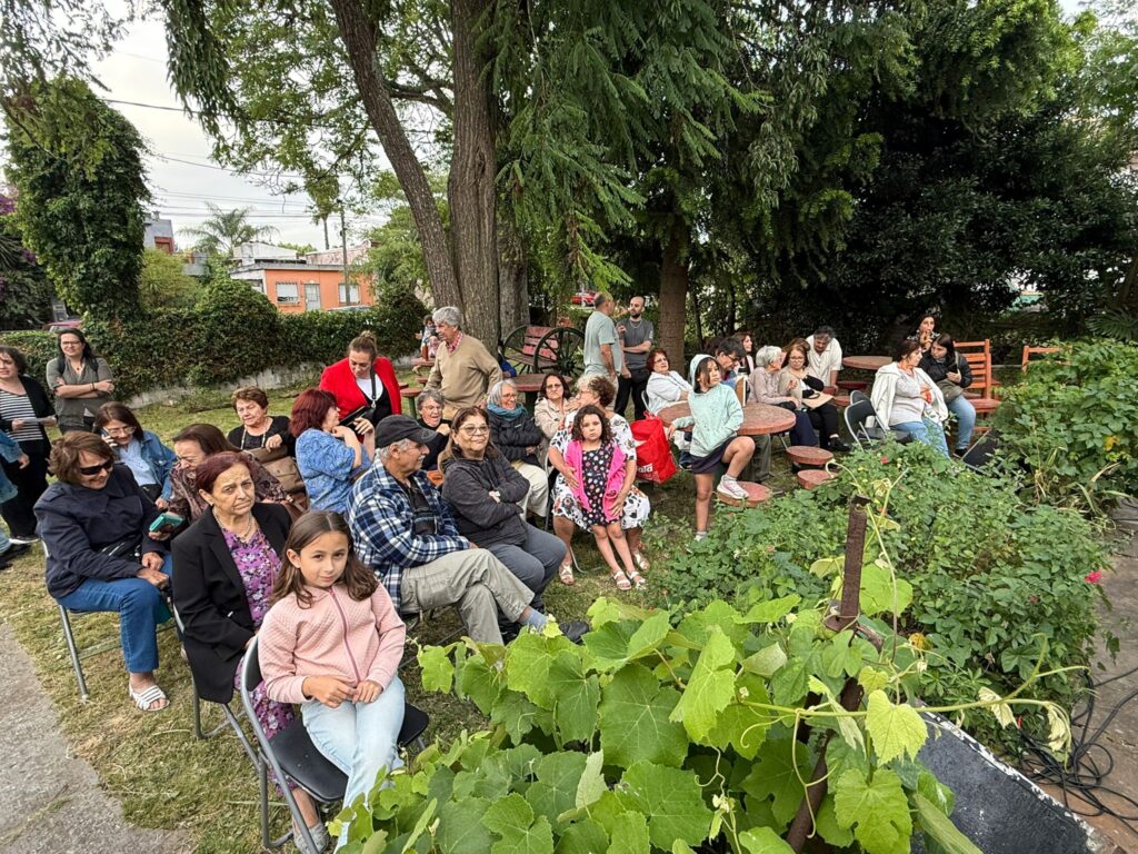 Buen marco de público en el cierre de talleres de Amigos del Arte.