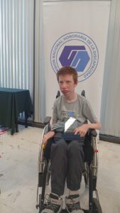 Kevin Martínez la satisfacción de conseguir su premio.