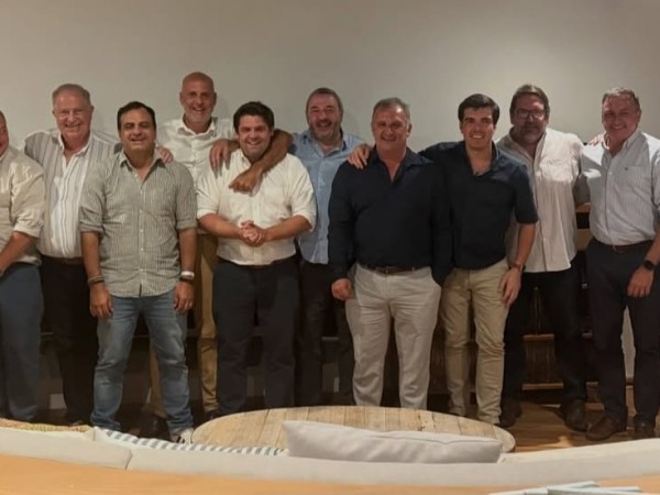 Reunión del Congreso de Intendentes/Instagram de Emiliano Soravilla)